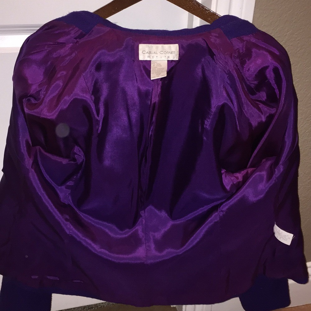 Beautiful, Pristine Condition, Wool Blazer! - image 3